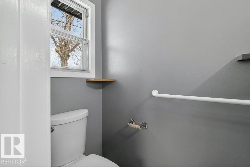 10316 42 ST E NW - 37