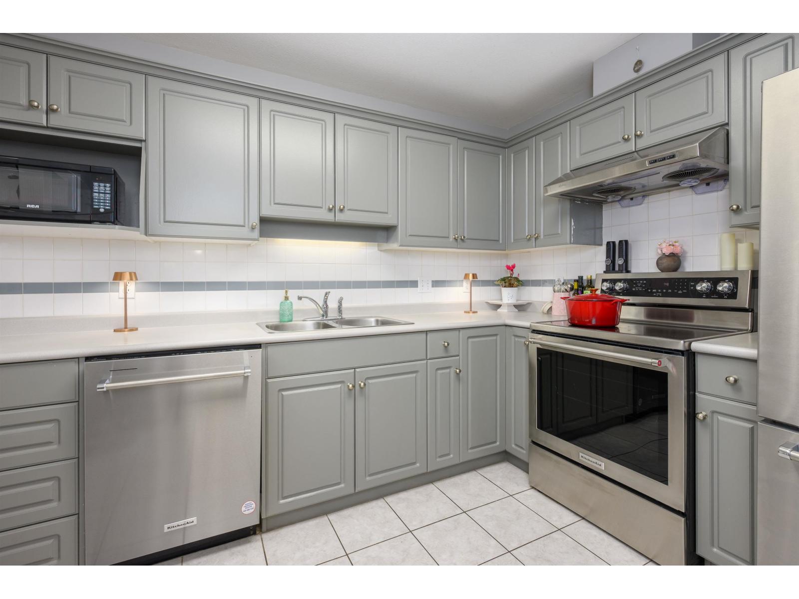 304 33150 4TH AVENUE, Mission