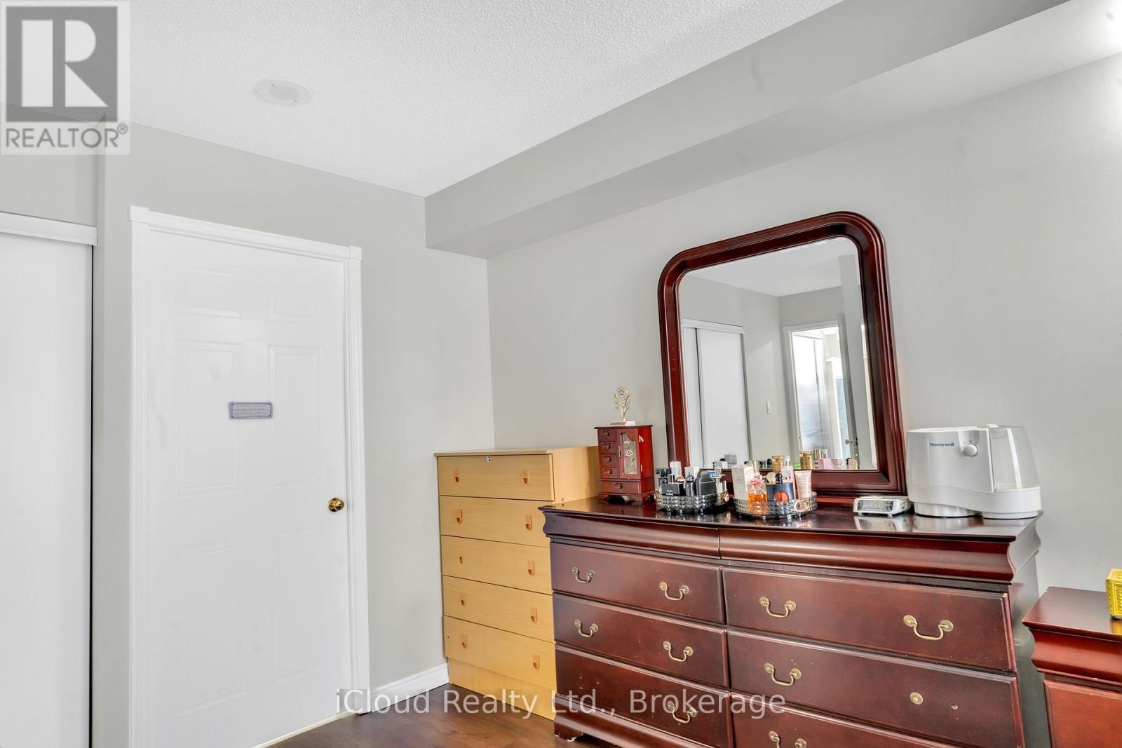#903 135 HILLCREST AVENUE - 28