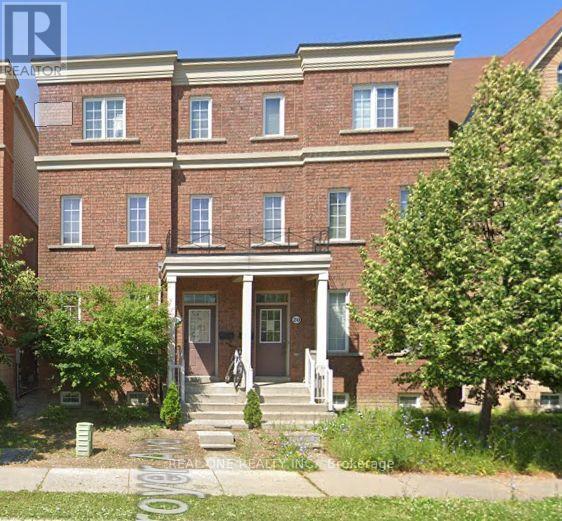 THIRD FLOOR ROOMS - 18 TROYER AVENUE