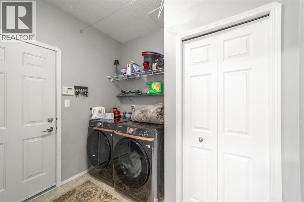 52 ELLIOTT DRIVE - 9