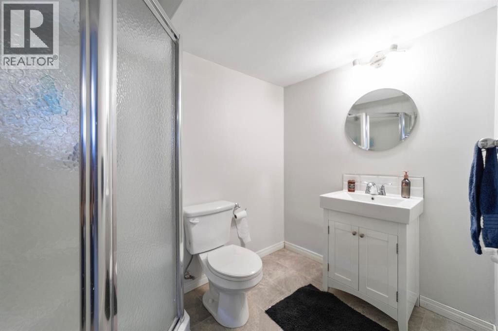 52 ELLIOTT DRIVE - 21