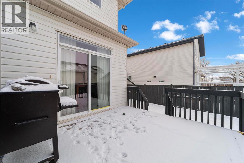 52 ELLIOTT DRIVE - 24