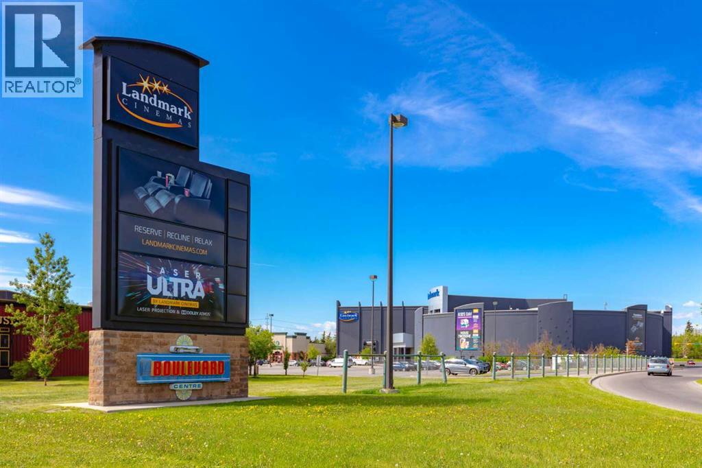 Single Family House for Sale in  Everstone Road SW Evergreen Calgary 