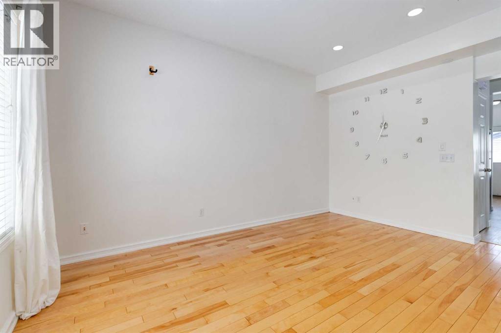 Single Family House for Sale in  Everstone Road SW Evergreen Calgary 