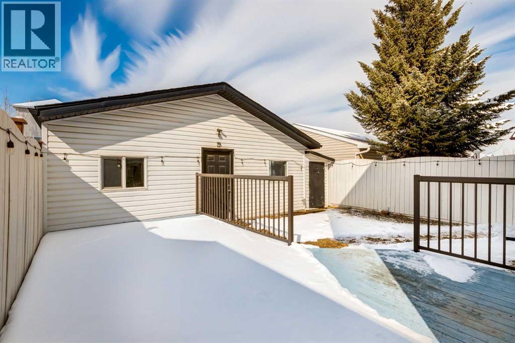 Single Family House for Sale in  Everstone Road SW Evergreen Calgary 