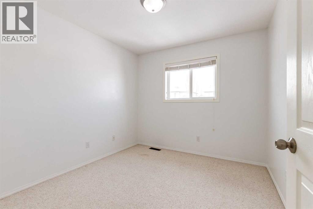 Single Family House for Sale in  Everstone Road SW Evergreen Calgary 