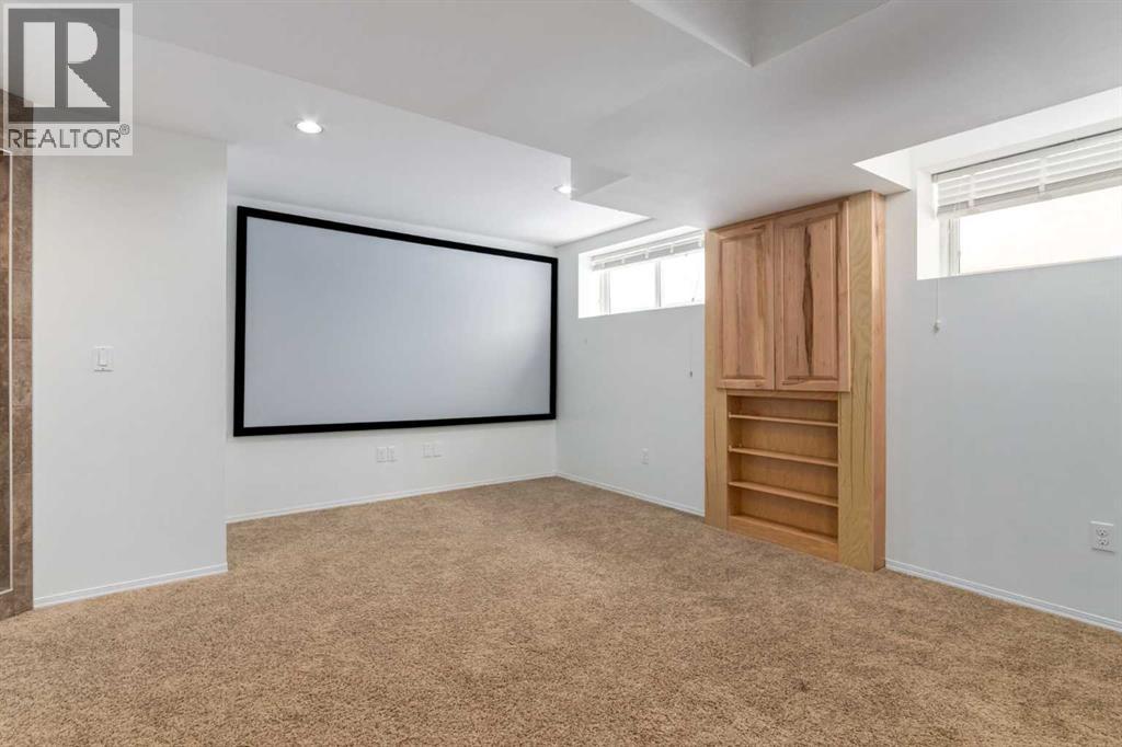 Single Family House for Sale in  Everstone Road SW Evergreen Calgary 