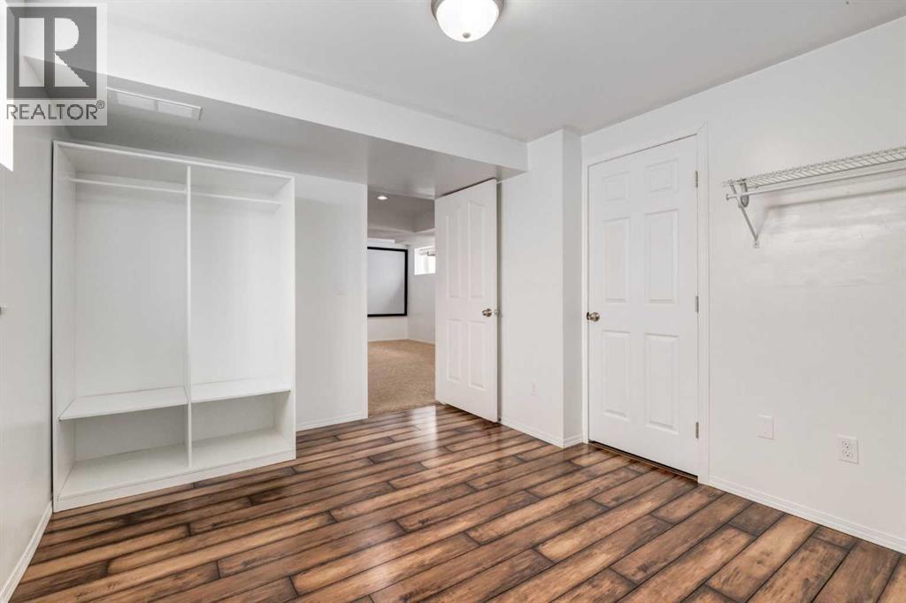 Single Family House for Sale in  Everstone Road SW Evergreen Calgary 