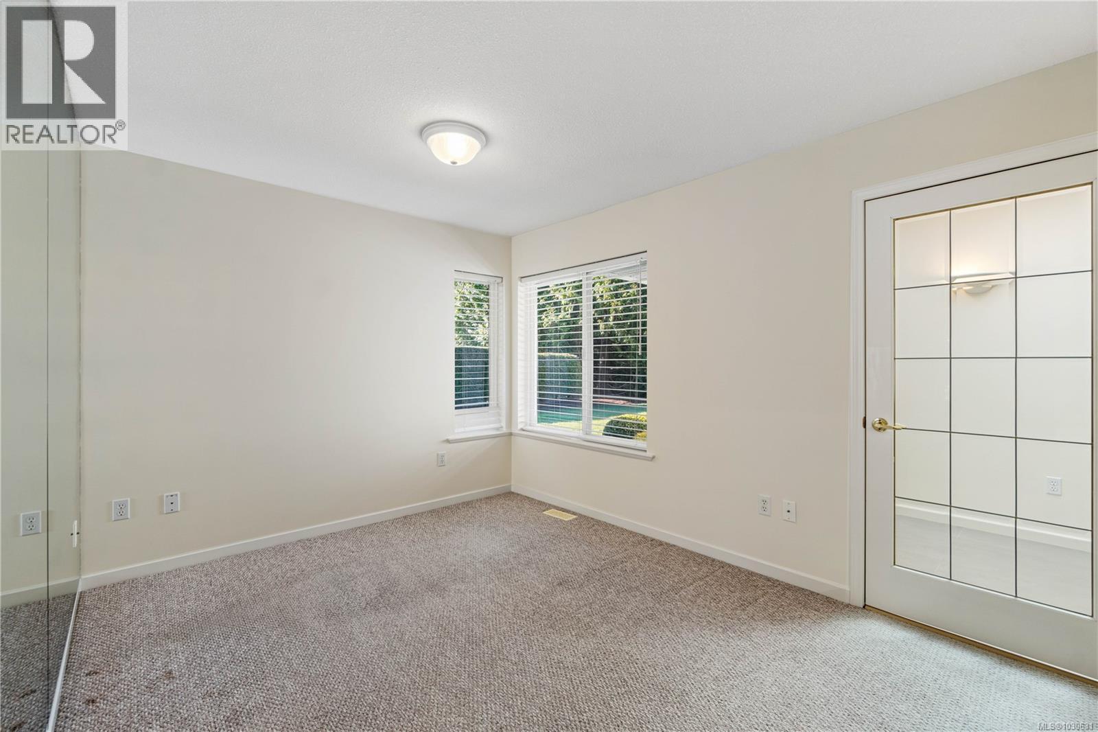 #1 850 Arbutus St - 14