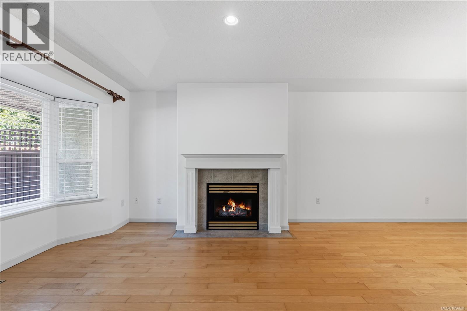 #1 850 ARBUTUS ST - 18