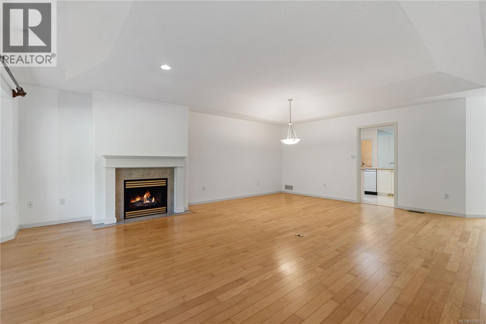 #1 850 Arbutus St - 2