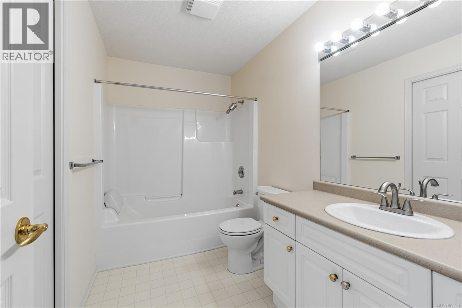 #1 850 ARBUTUS ST - 27