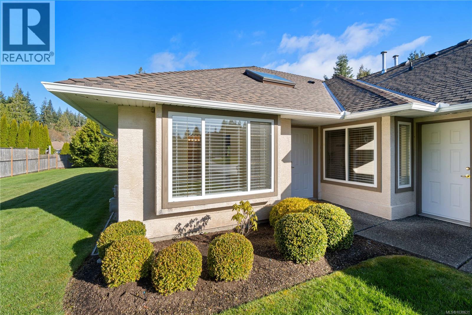 #1 850 Arbutus St - 32