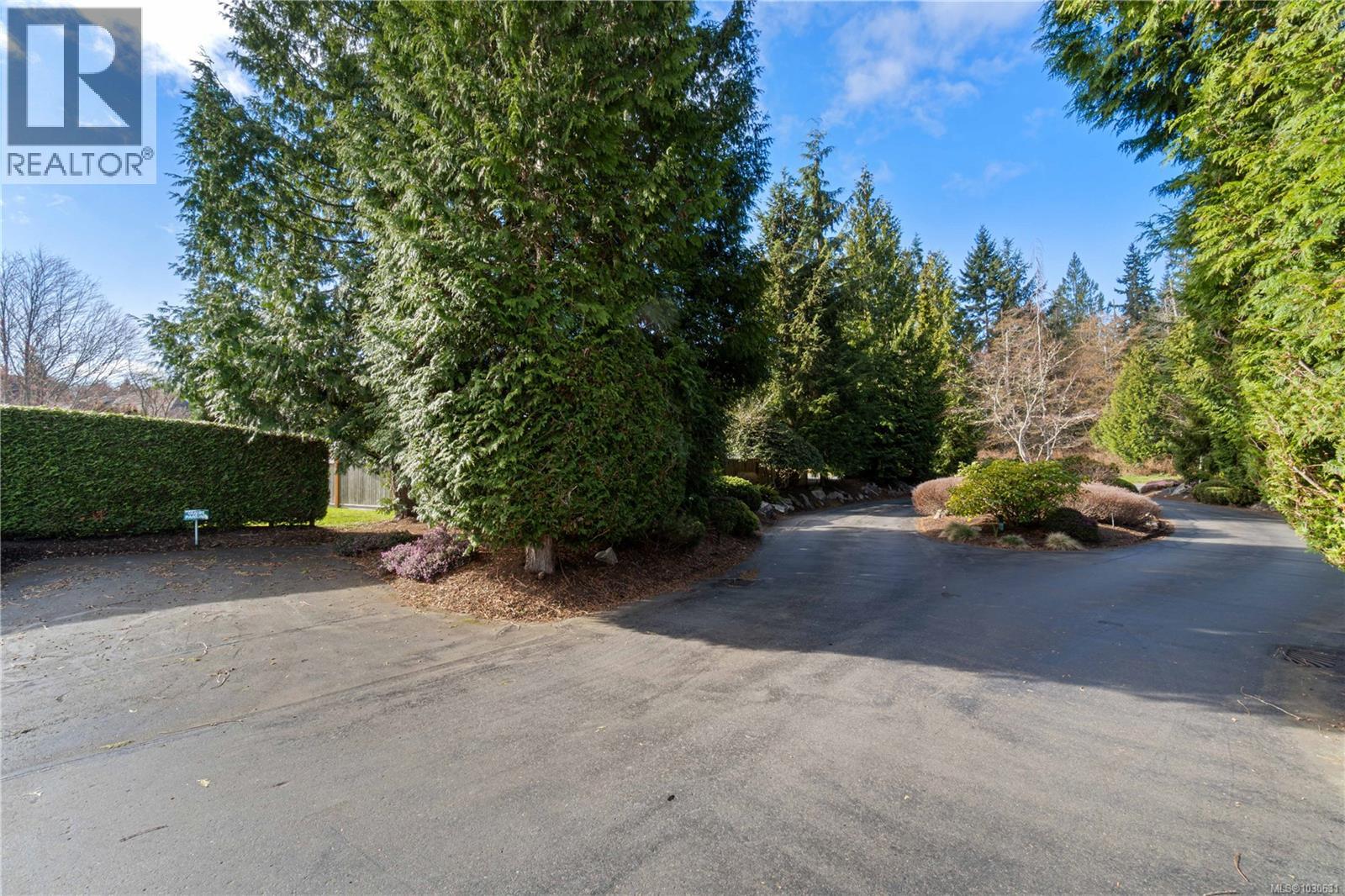 #1 850 ARBUTUS ST - 38