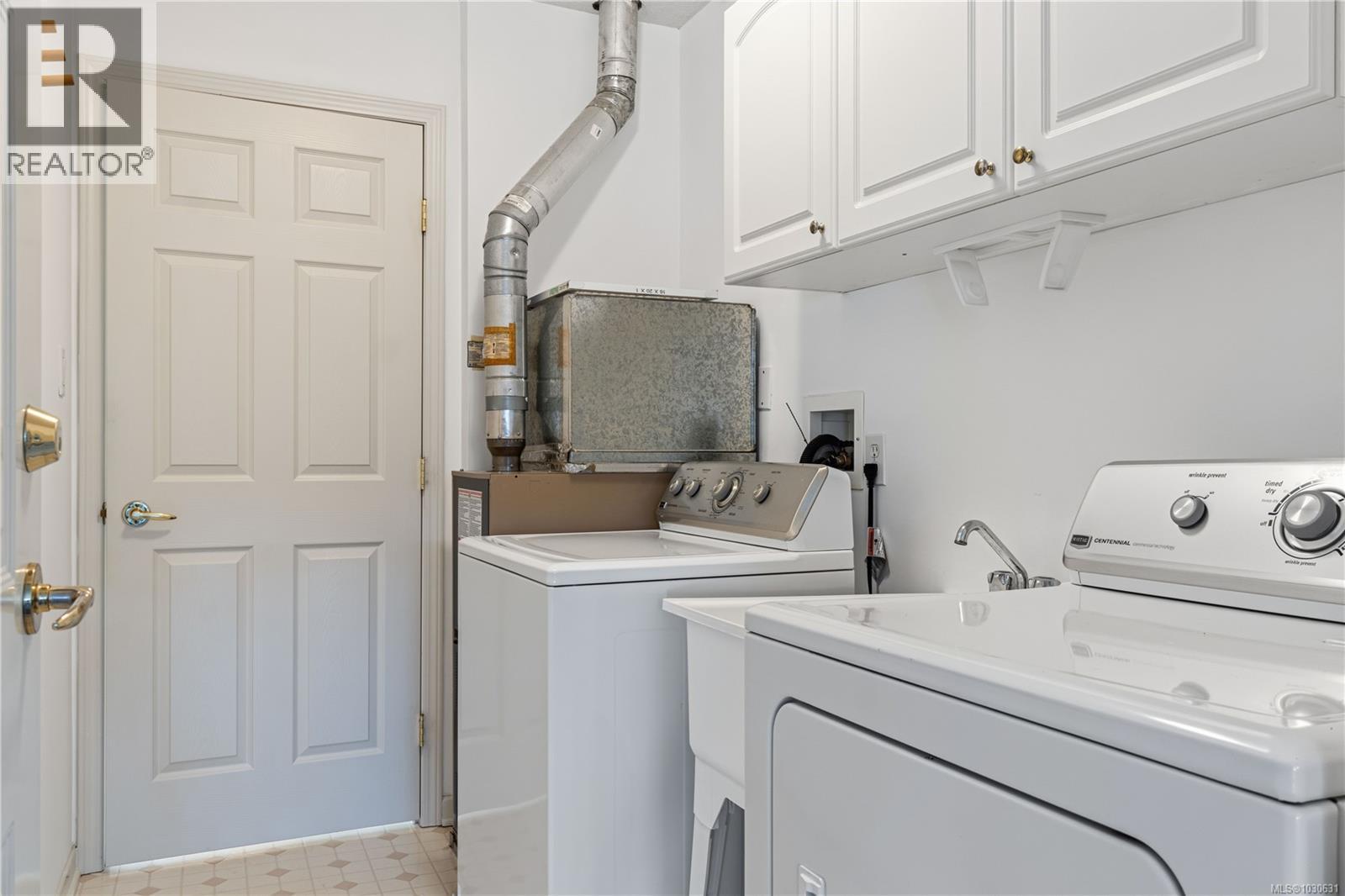#1 850 Arbutus St - 40