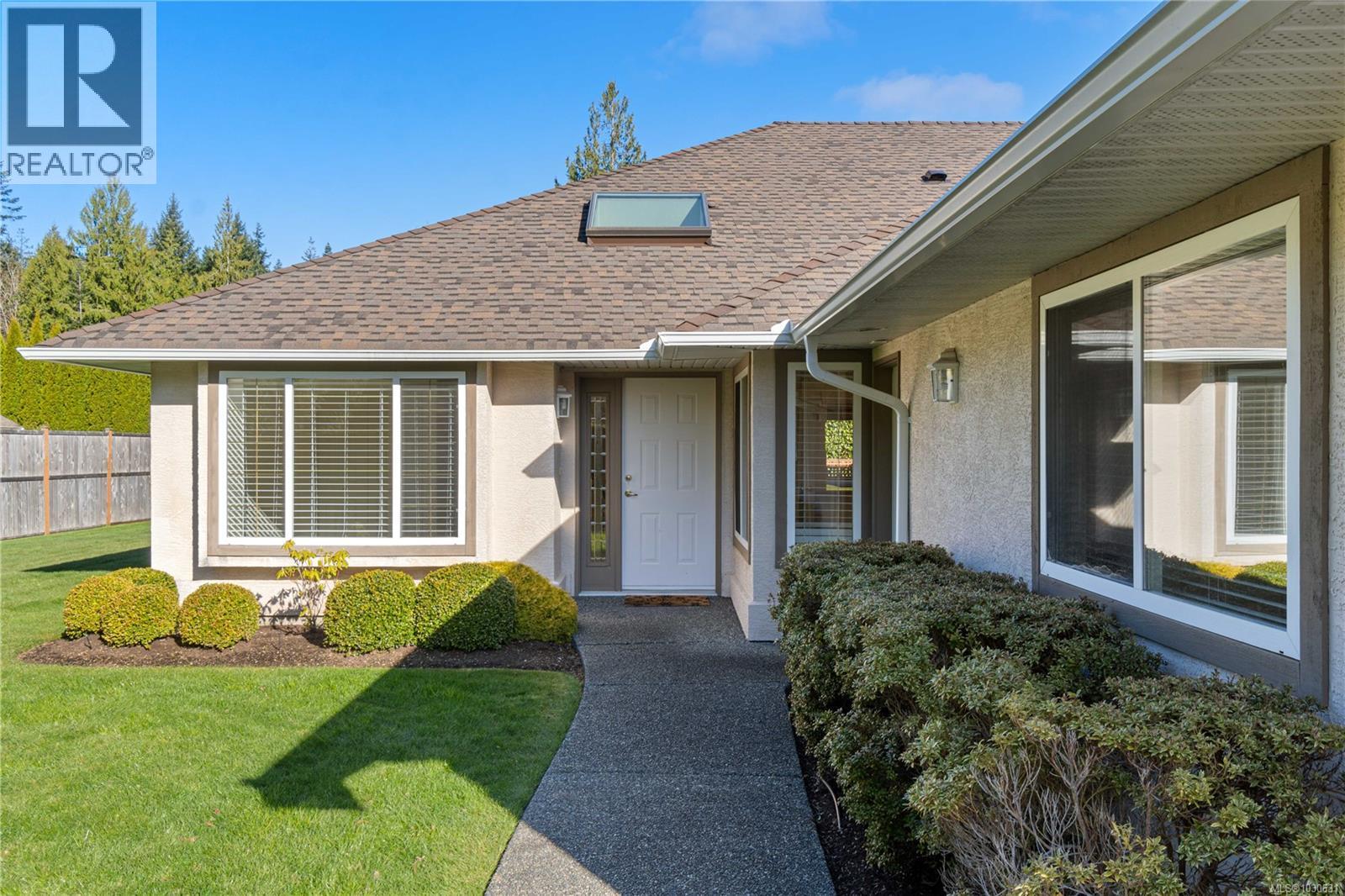 #1 850 Arbutus St - 5