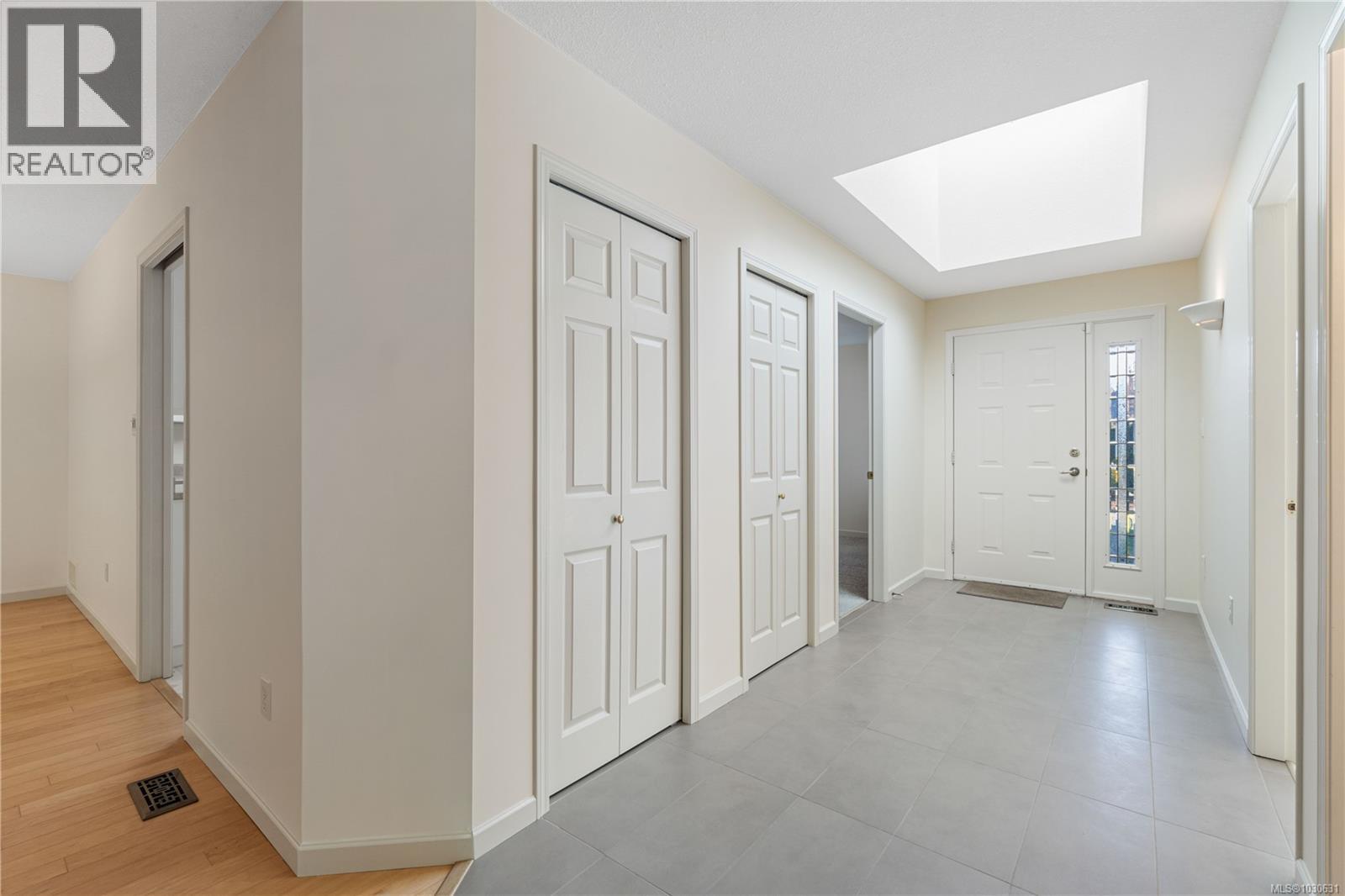 #1 850 ARBUTUS ST - 6