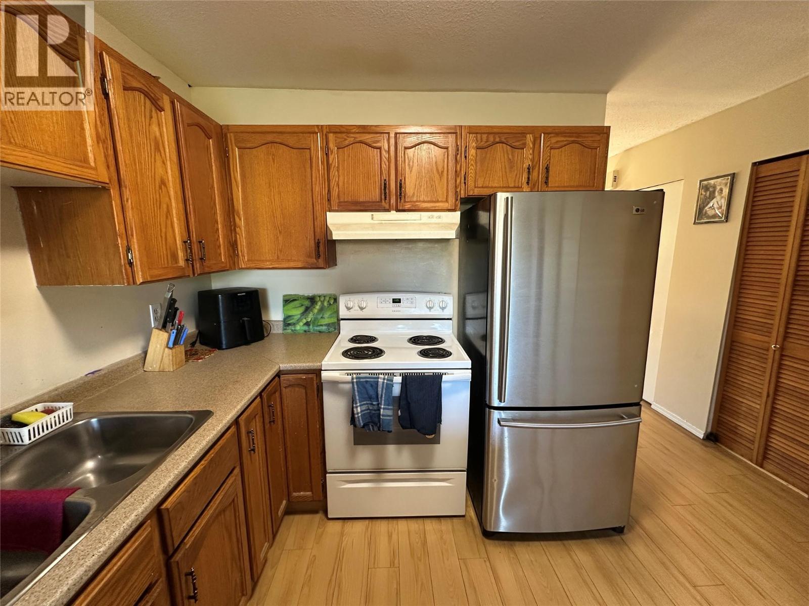 6370 Park Drive Unit# 11, Oliver