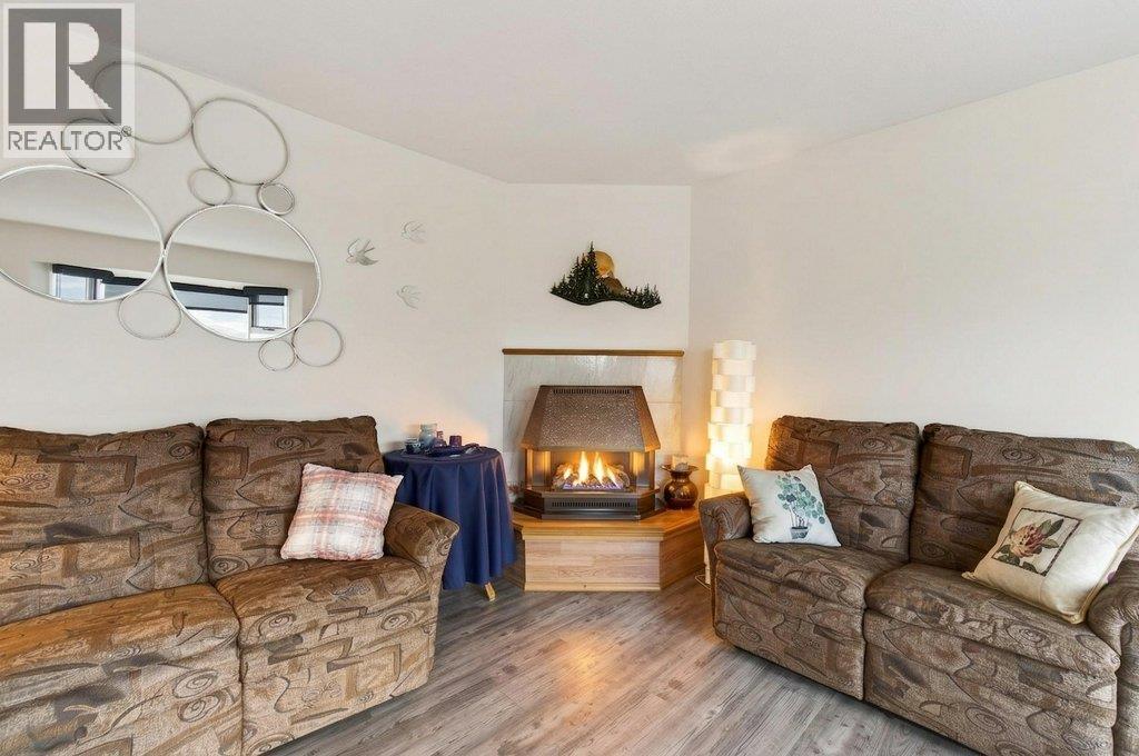 4751 Lakeshore Road NE, Salmon Arm