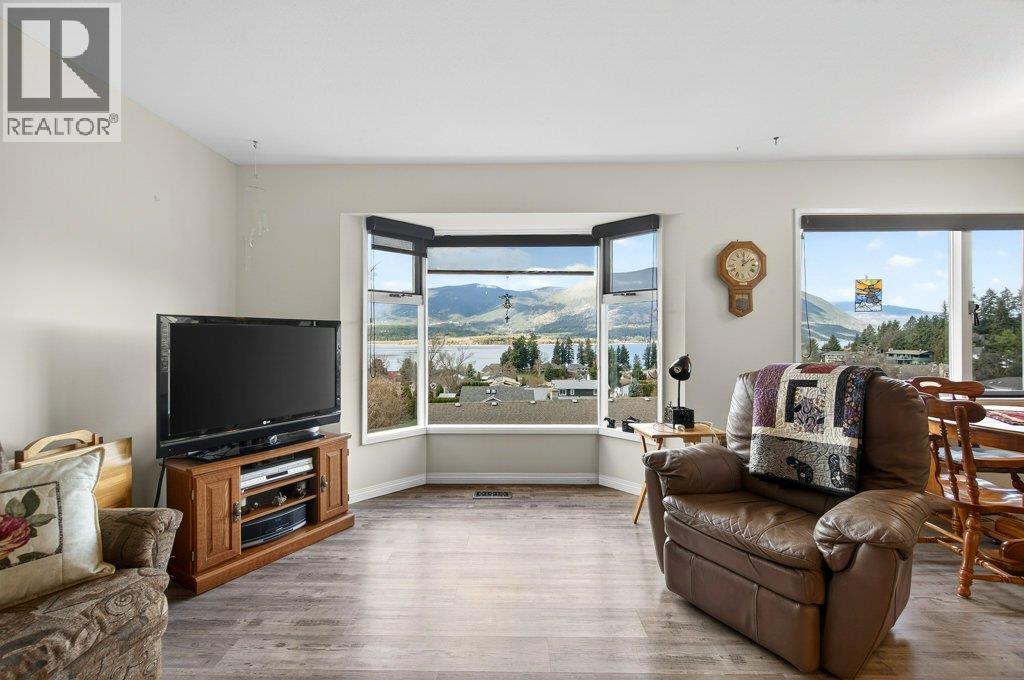 4751 Lakeshore Road NE, Salmon Arm