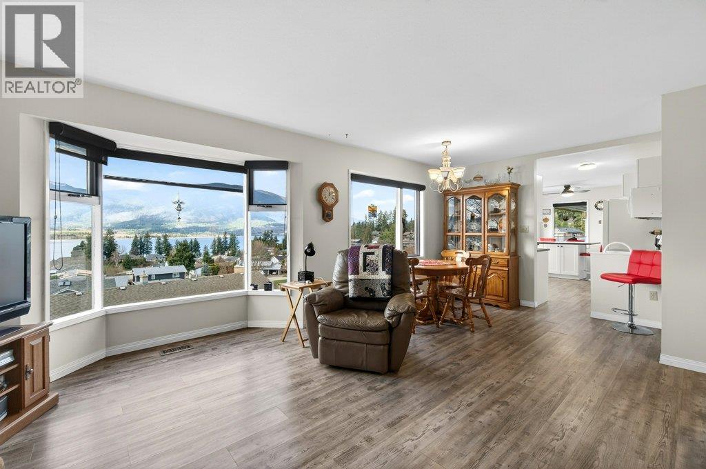 4751 Lakeshore Road NE, Salmon Arm