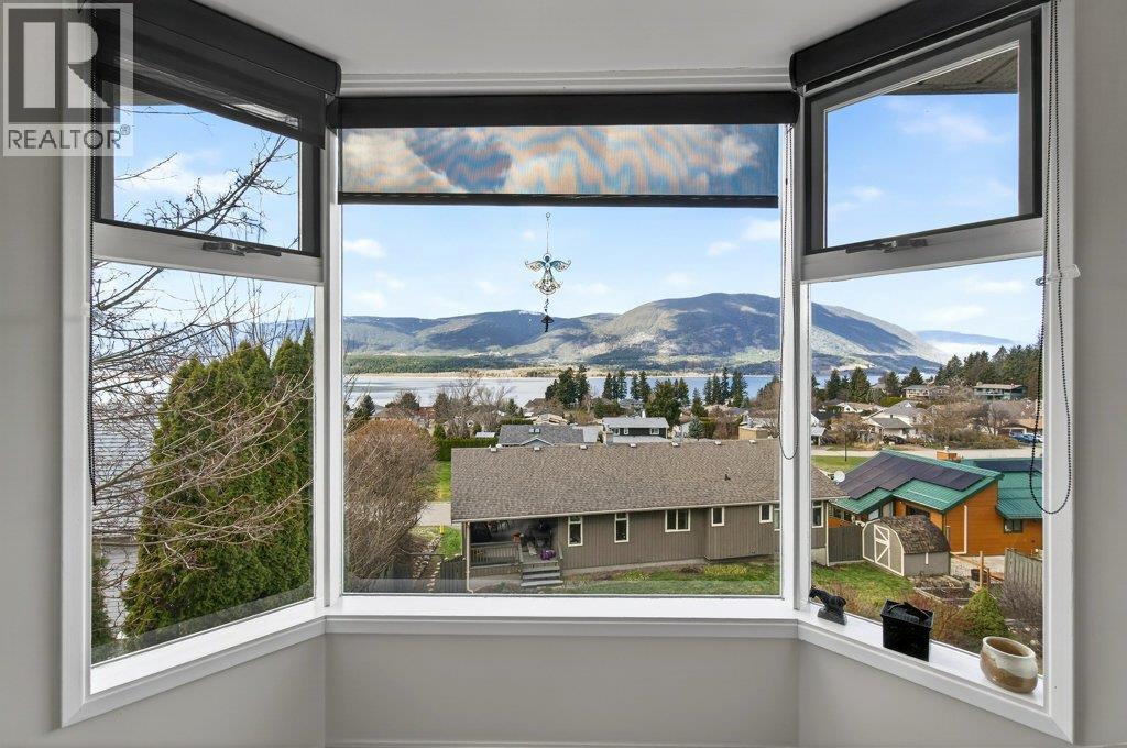 4751 Lakeshore Road NE, Salmon Arm