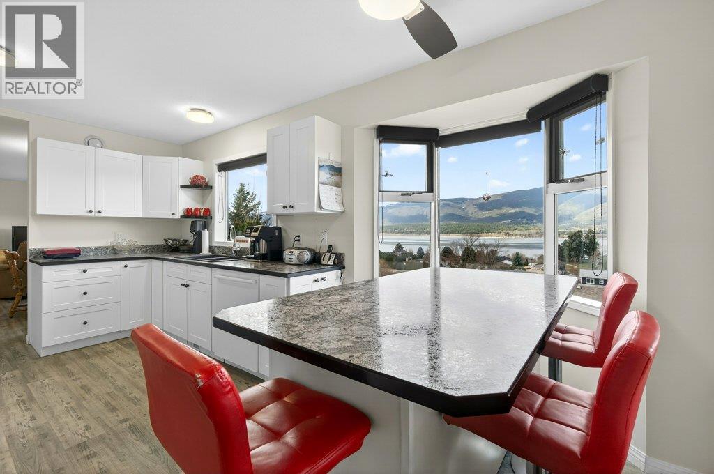 4751 Lakeshore Road NE, Salmon Arm