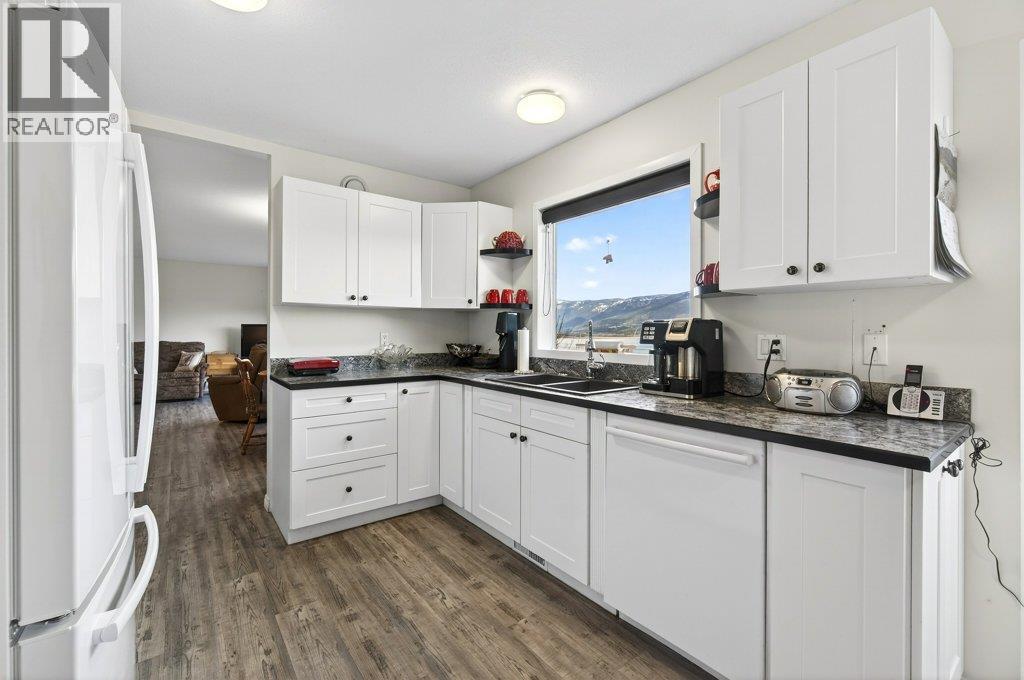 4751 Lakeshore Road NE, Salmon Arm