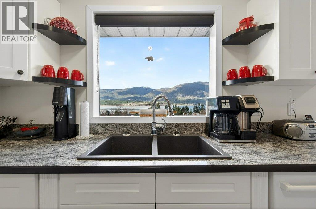 4751 Lakeshore Road NE, Salmon Arm