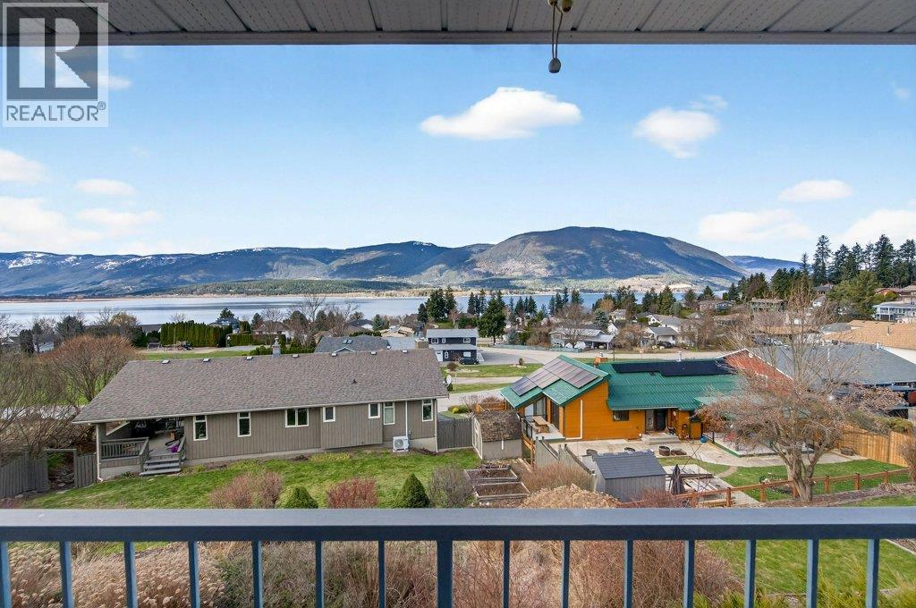 4751 Lakeshore Road NE, Salmon Arm