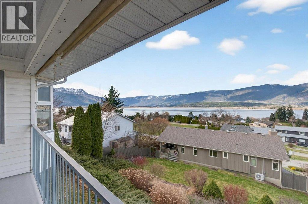 4751 Lakeshore Road NE, Salmon Arm