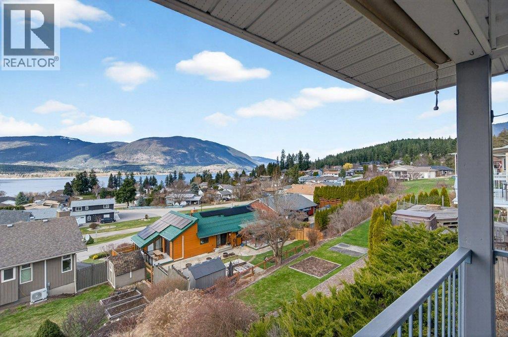 4751 Lakeshore Road NE, Salmon Arm