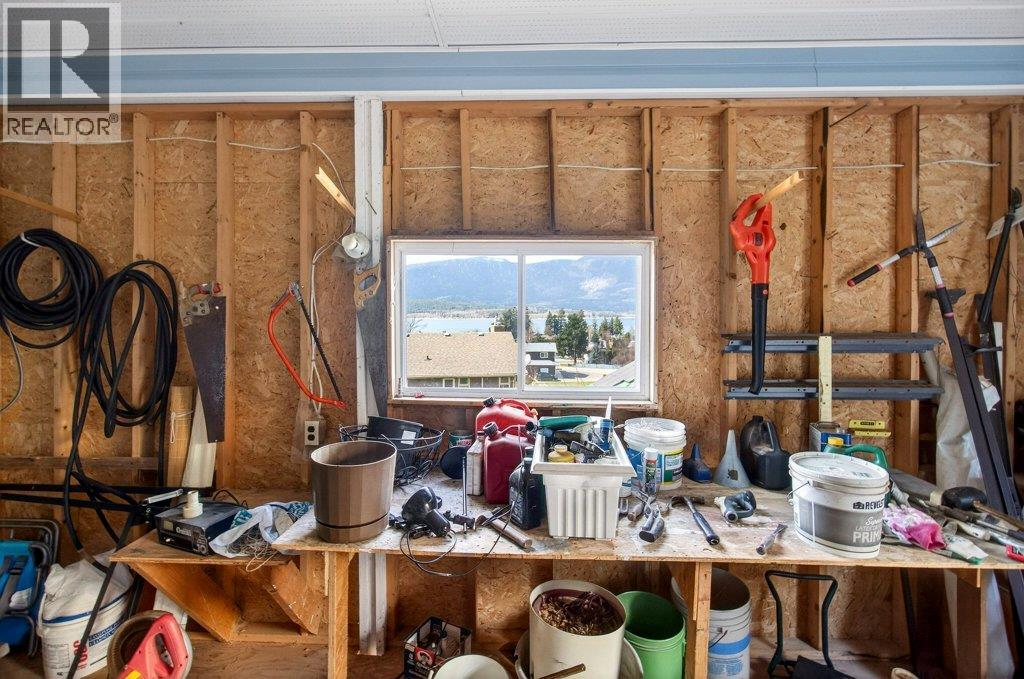 4751 Lakeshore Road NE, Salmon Arm