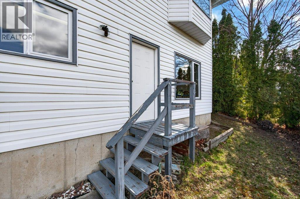 4751 Lakeshore Road NE, Salmon Arm