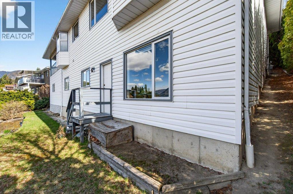 4751 Lakeshore Road NE, Salmon Arm