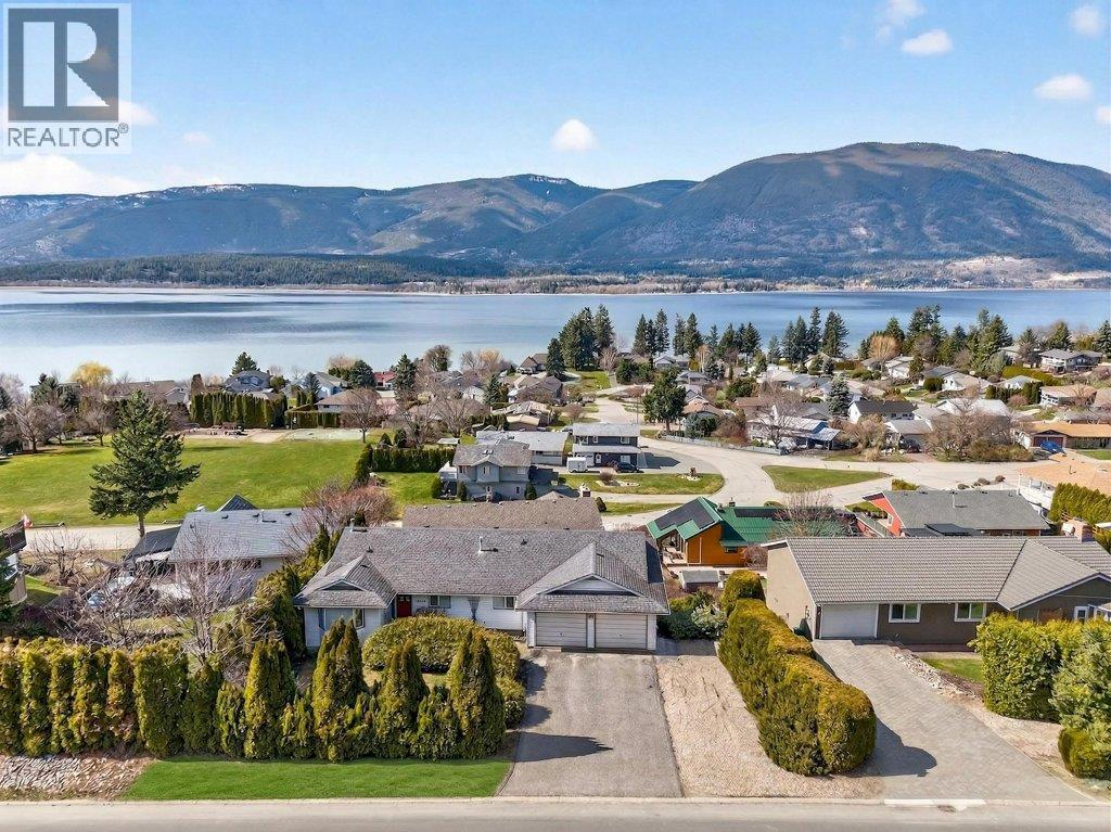 4751 Lakeshore Road NE, Salmon Arm