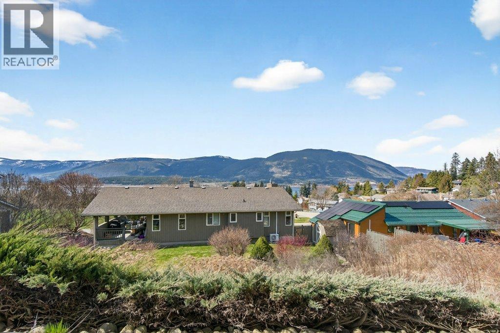 4751 Lakeshore Road NE, Salmon Arm