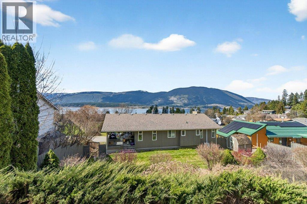 4751 Lakeshore Road NE, Salmon Arm