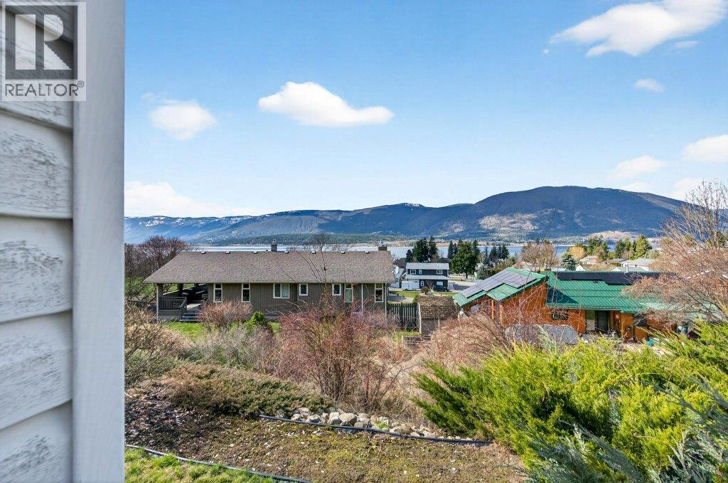 4751 Lakeshore Road NE, Salmon Arm