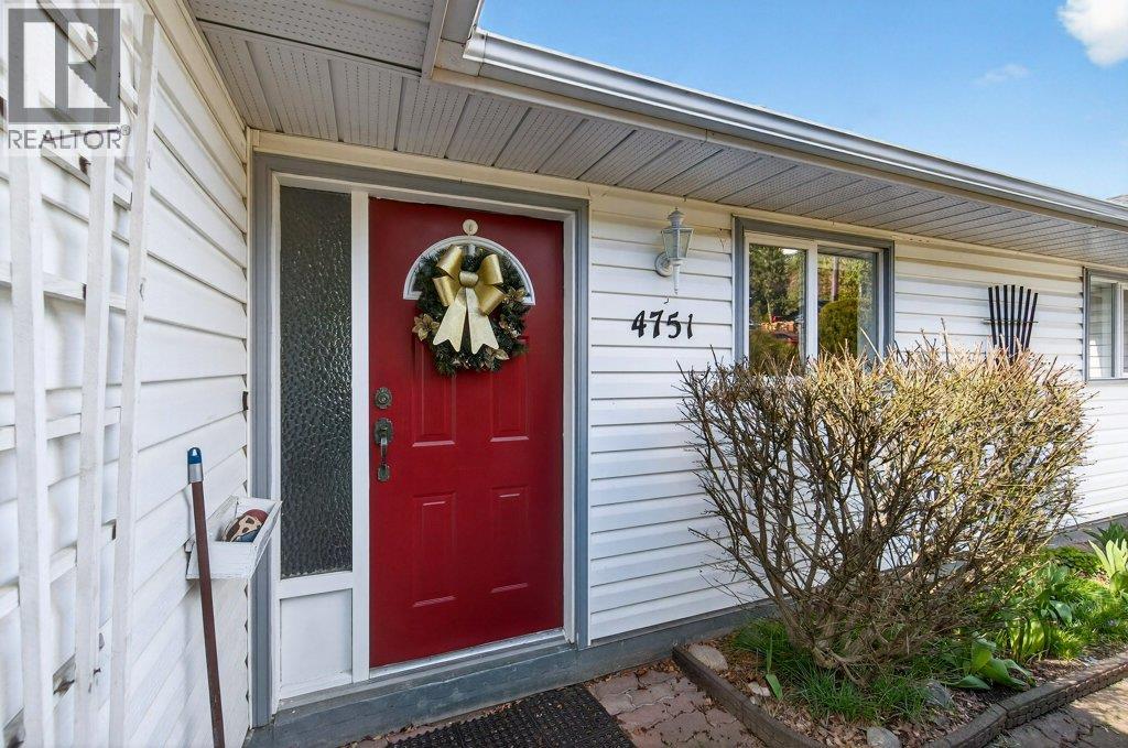 4751 Lakeshore Road NE, Salmon Arm