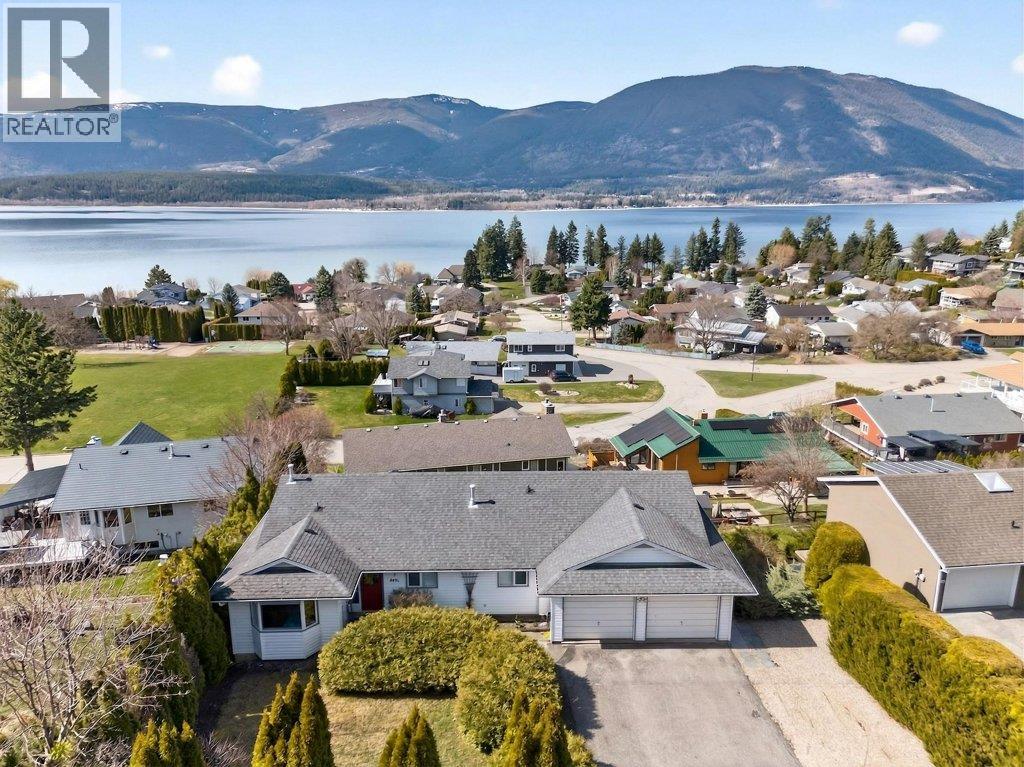 4751 Lakeshore Road NE, Salmon Arm