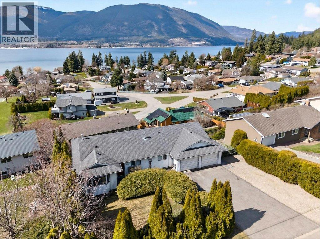 4751 Lakeshore Road NE, Salmon Arm