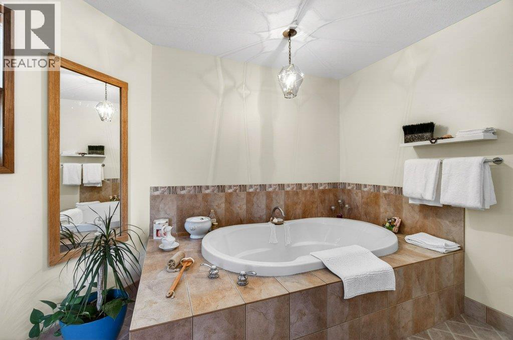 7905 97A Highway, Mara