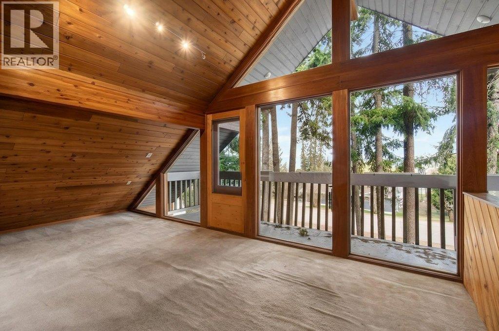 2530 4 Avenue NE, Salmon Arm