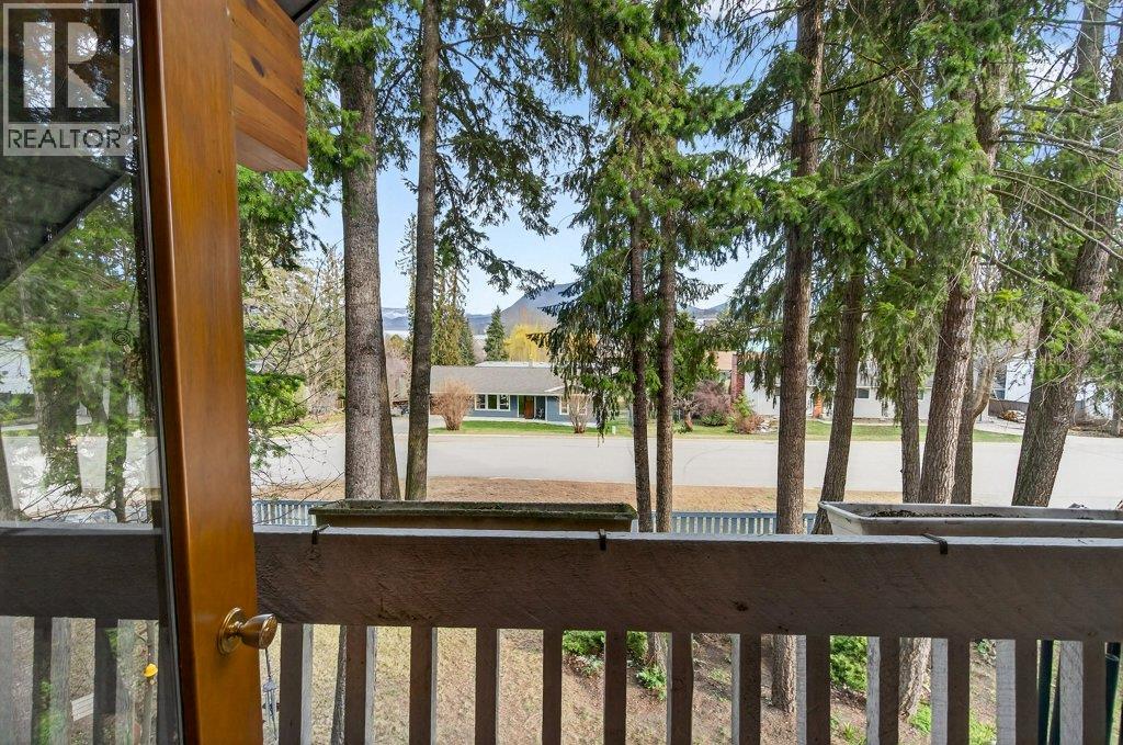 2530 4 Avenue NE, Salmon Arm