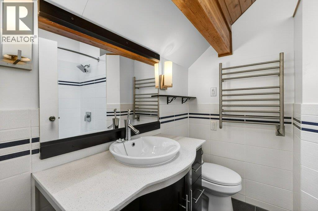 2530 4 Avenue NE, Salmon Arm