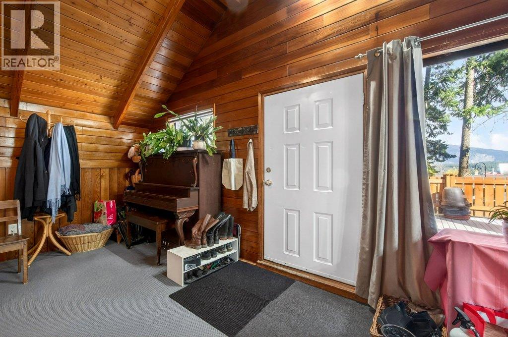 2530 4 Avenue NE, Salmon Arm