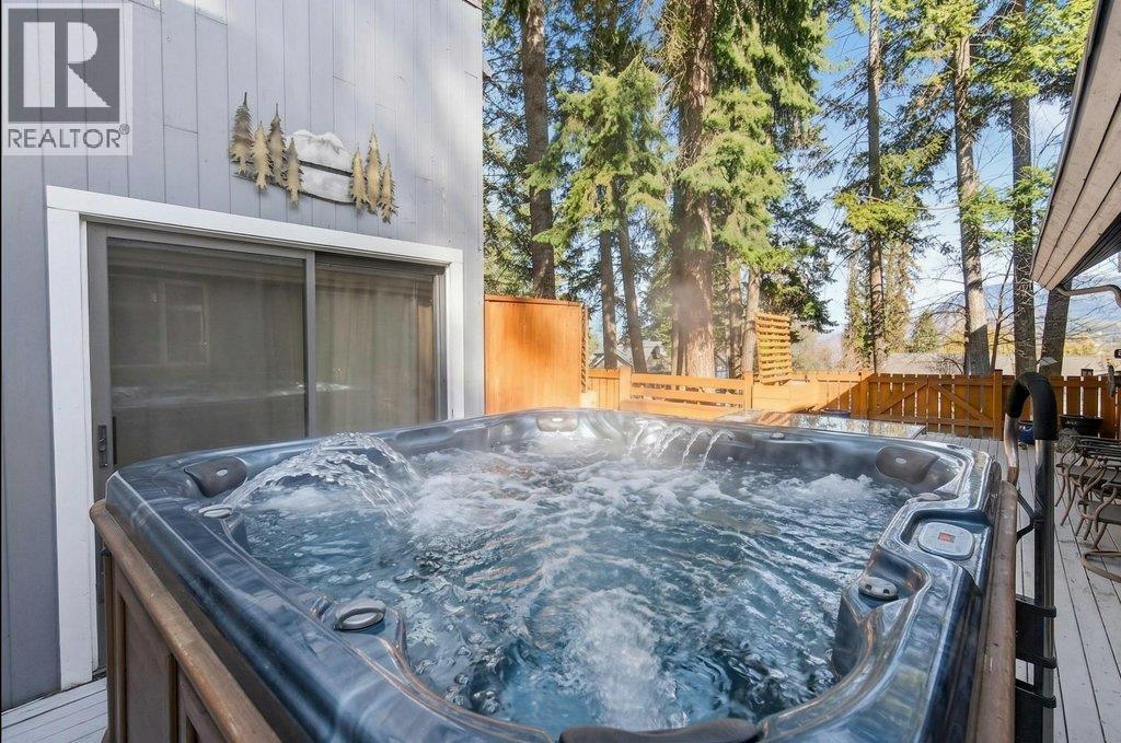 2530 4 Avenue NE, Salmon Arm