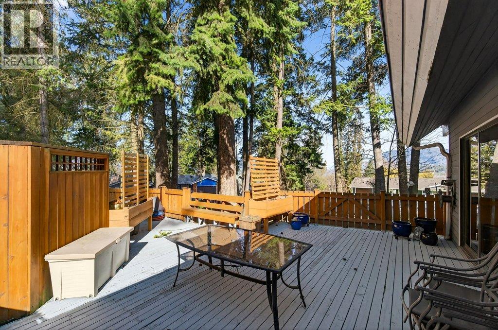 2530 4 Avenue NE, Salmon Arm